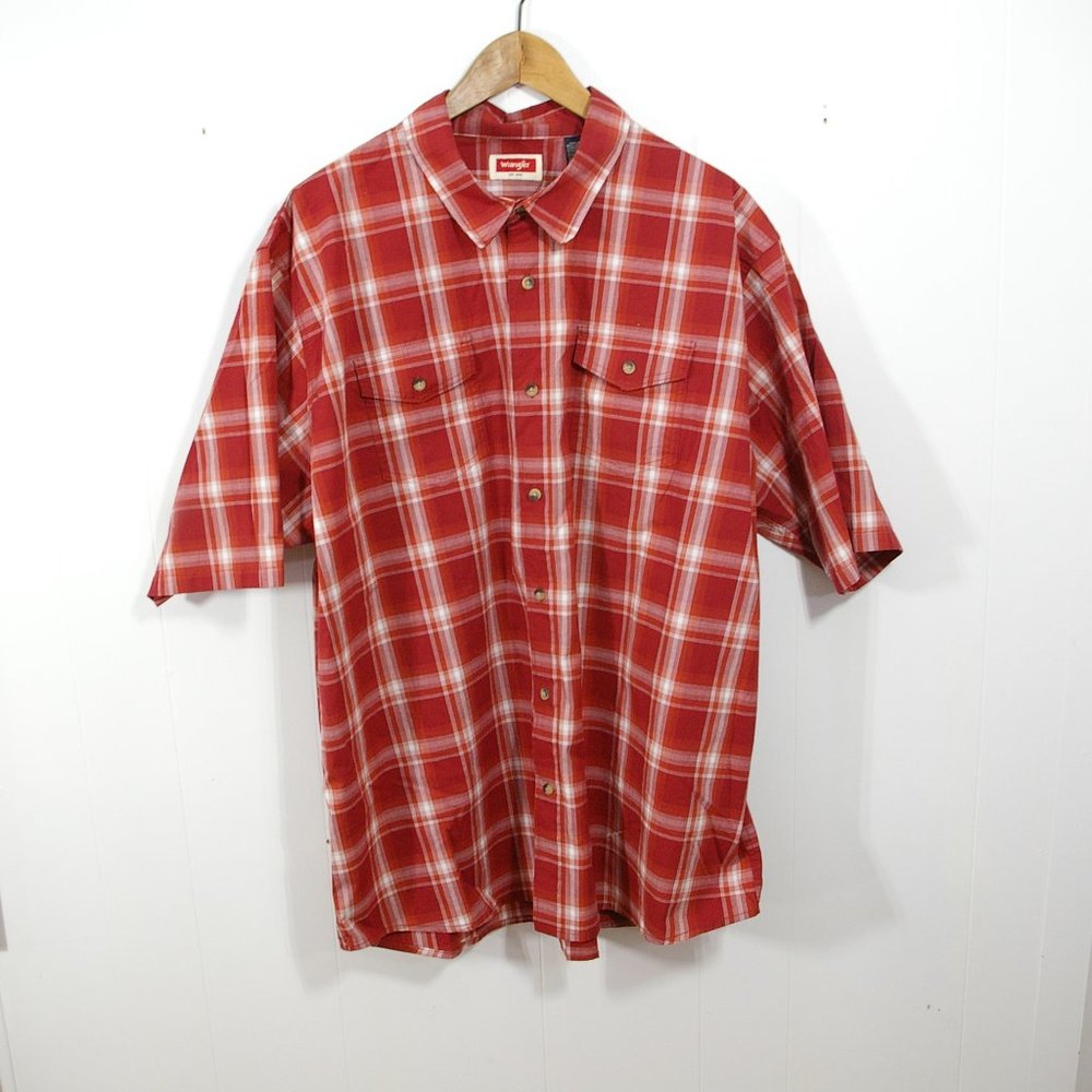 Wrangler Red Plaid Short Sleeve Button Down Shirt